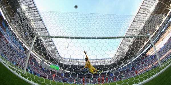 La Coupe du monde, vitrine du foot-business