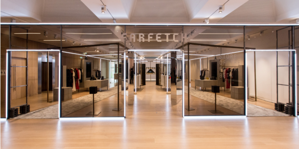 Pour préparer son futur, le luxe se digitalise et se féminise